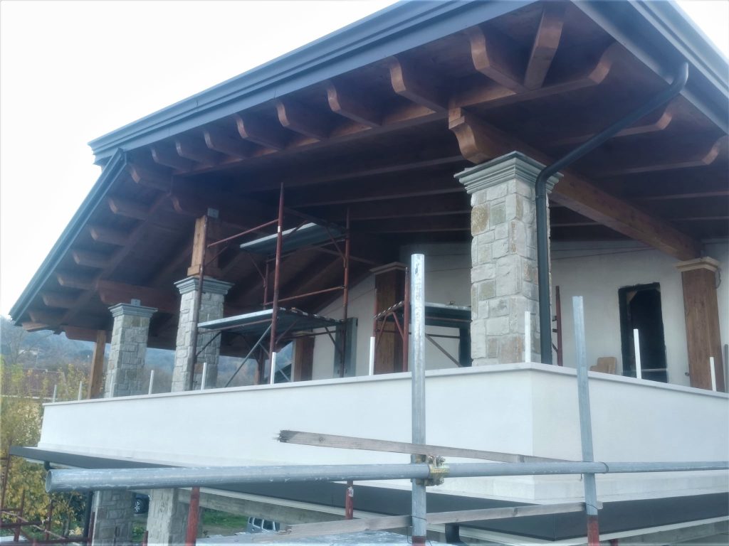 Dalla struttura portante alla finitura in coppo: l'eccellenza della carpenteria e della lattoneria a vista. Ogni progetto è studiato per garantire massima efficienza energetica, durabilità e un'estetica impeccabile, valorizzando il design della tua casa.

Affidati all'esperienza di RutaRoof per il tuo nuovo Tetto Ventilato o per la realizzazione del tuo Porticato in Legno Lamellare!Siamo a Summonte (AV), operiamo in tutta la Campania. 📞 Contattaci per un preventivo gratuito: +39 347 5963966